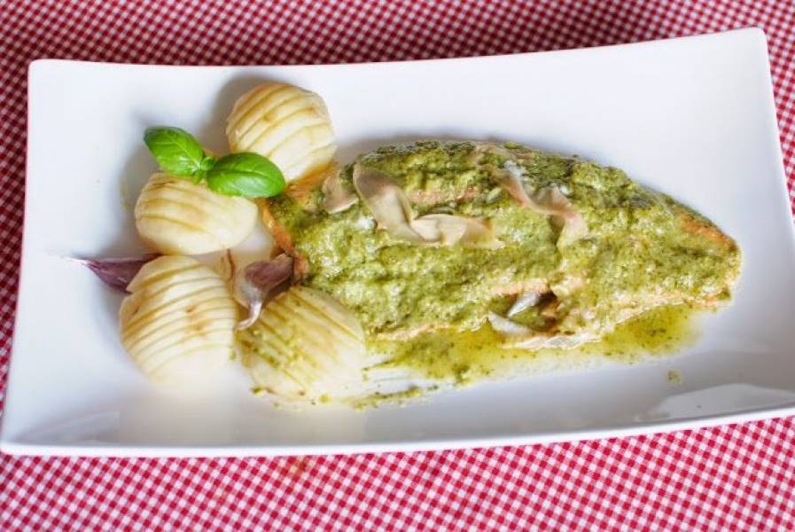 DIETETYCZNA pieczona troć z pesto bazyliowo-gruszkowym!