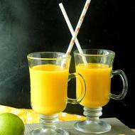 Smoothie z mango, pomarańczy i limonki