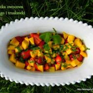 Sałatka owocowa - mango i truskawki