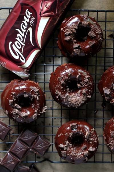Potrójnie czekoladowe doughnuts (donuts)