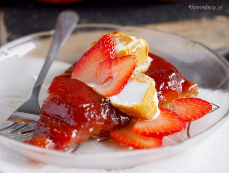 Tarte Tatin z jabłkami i truskawkami / Apple and strawberry Tarte Tatin