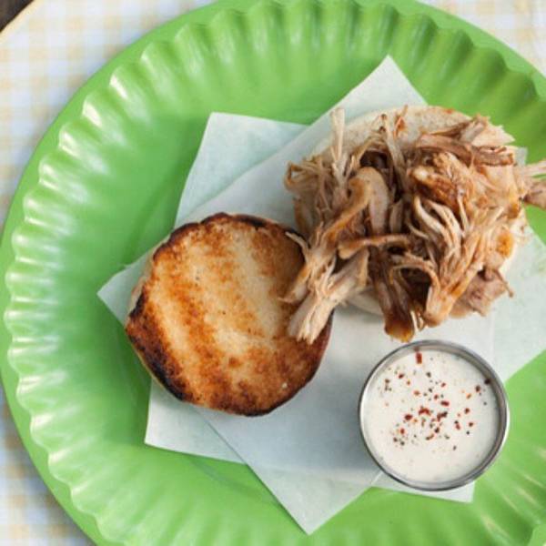 Biały sos majonezowy do mięs z grilla  – idealny do grillowanej wieprzowiny i drobiu