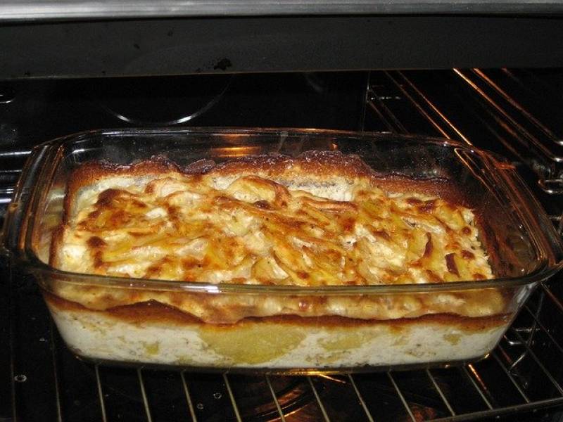 Porady kuchenne: Czyścimy brudny piekarnik – praktyczne wskazówki