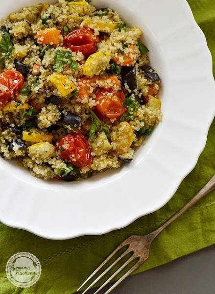 Quinoa z pieczonymi warzywami