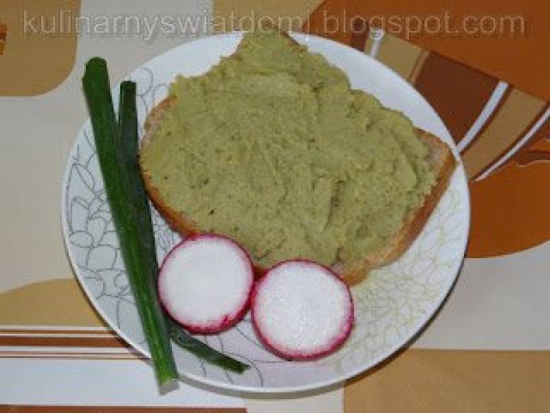 Hummus - pasta z ciecierzycy i awokado