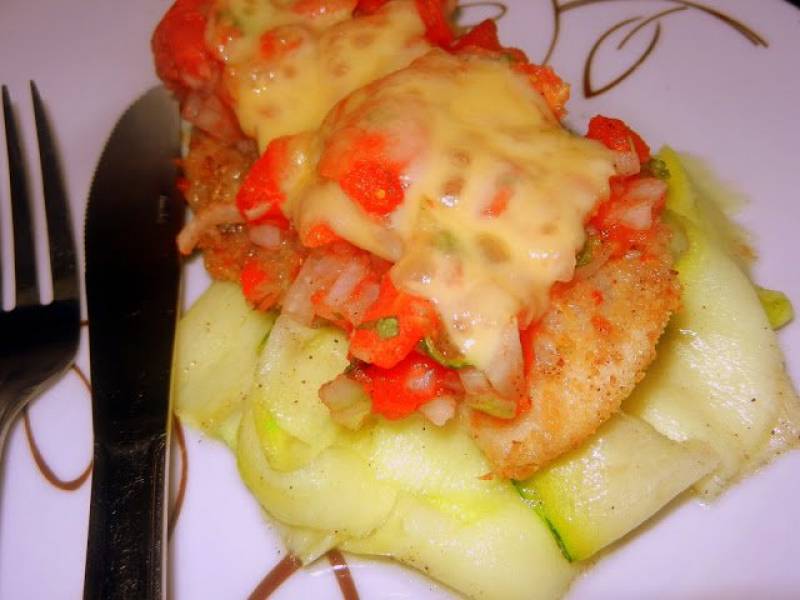 Filet z kurczaka z salsą pomidorowo-serową