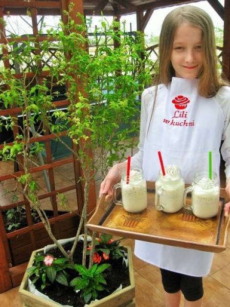 Przepis na Milkshake stracciatella z bezą - Lili w kuchni ...