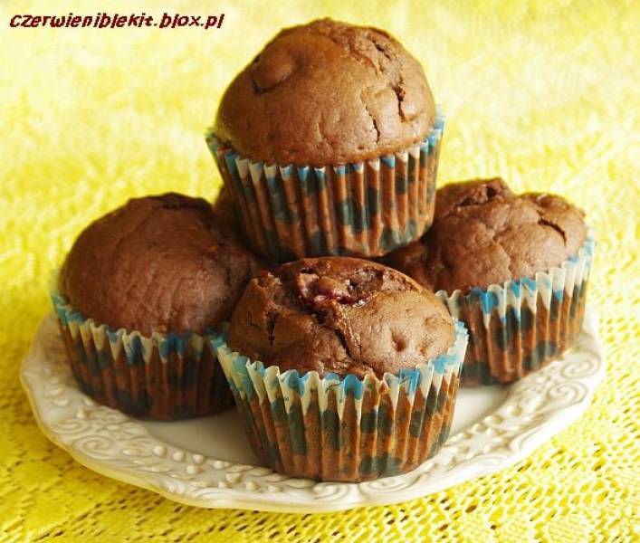 Muffiny kakaowe z cukinią i czereśniami