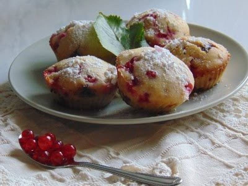 Muffinki z czerwoną porzeczką