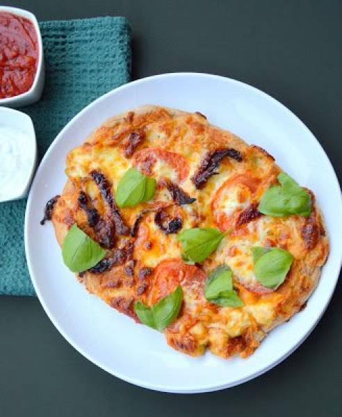 Pizza ze świeżymi i suszonymi pomidorami inaczej + domowe sosy do pizzy