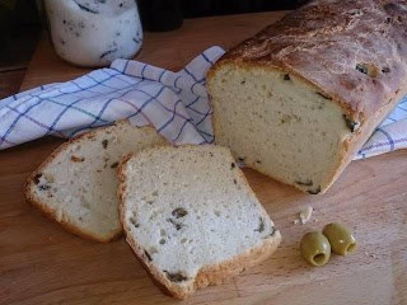 Chleb z oliwkami