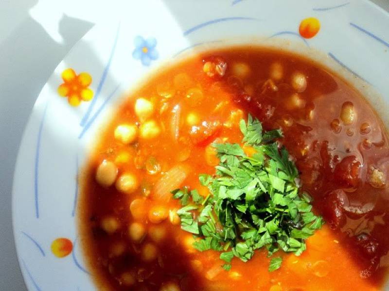 Dietetyczny poniedziałek: Soczewica z cieciorką i pomidorami, czyli gęsta i sycąca FIT zupa :)