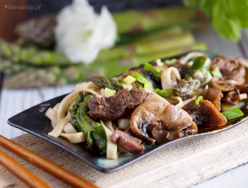 Łatwy stek teriyaki z grzybami i szparagami / Easy teriyaki steak with mushrooms and asparagus