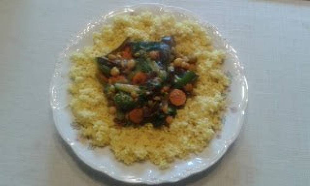 Cieciorka z warzywami po marokańsku + kasza jaglana