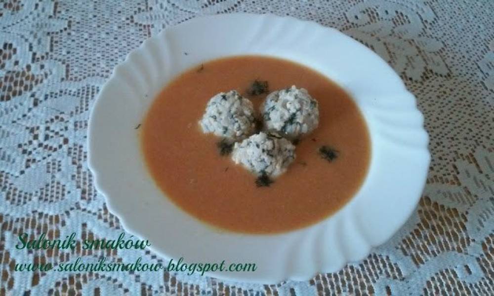 Zupa pomidorowa z mięsno-ryżowymi pulpecikami