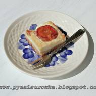 Ciasto z kremem, marcepanem i morelami - przepis