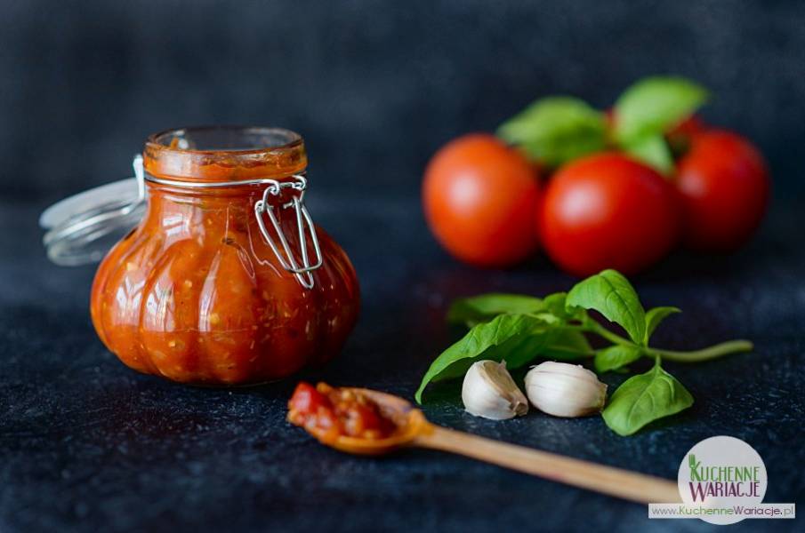 Domowe przetwory: sos pomidorowy