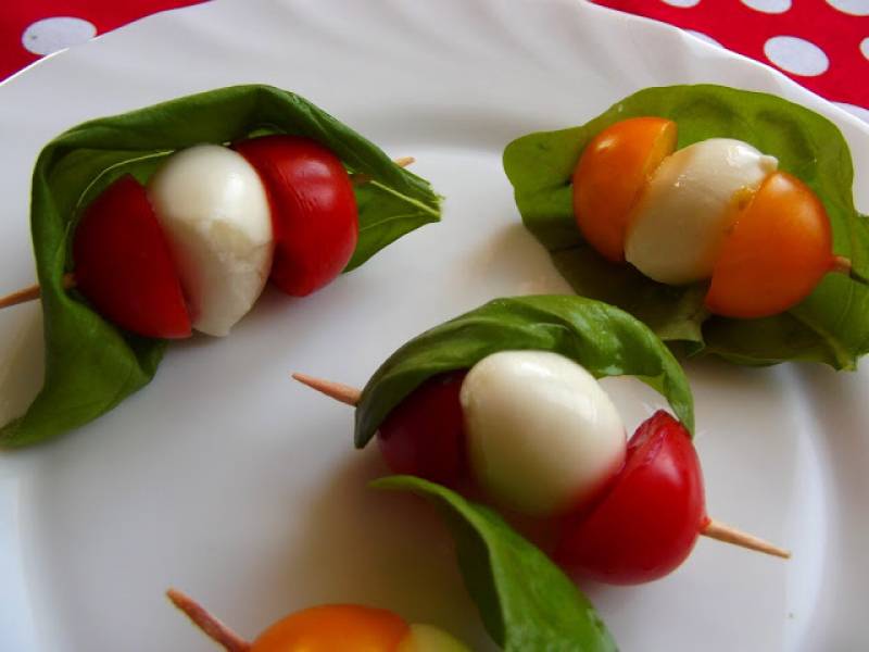 Szaszłyczki a`la caprese