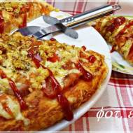 Pizza z czerwoną soczewicą