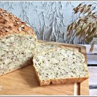 Chleb pszenny z pokrzywą i płatkami żytnimi
