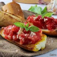 BRUSCHETTA – grzanka z pomidorową salsą