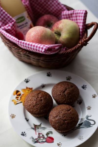 Wegańskie muffinki z sokiem jabłkowym i nutą cytryny - zdrowa słodycz