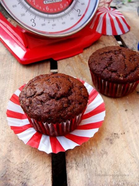 Pełnoziarniste muffiny czekoladowo-bananowe