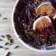 Quinoa z nutą kardamonu, grillowanymi figami i suszonymi śliwkami