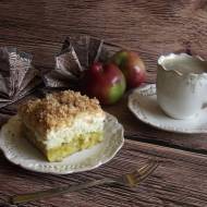 Słodkie środy - Jesienny jabłecznik pod kokosową chmurką