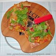 Chrupiąca pizza z rukolą ze zdrowej mąki - przepis