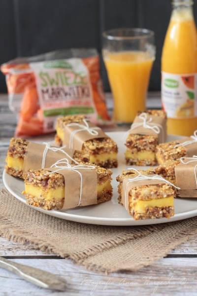 Pomarańczowo-marchewkowe batony sandwich – zdrowa słodycz na spacer lub piknik