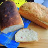 Chleb ze smalcem i skwarkami