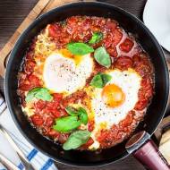 Najlepsze Śniadanie SZAKSZUKA (SHAKSHOUKA) Jajka w Pomidorach