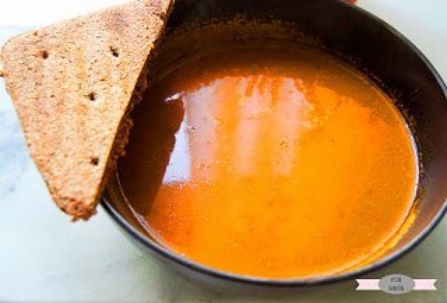 Zupa z zapiekanym bakłażanem, papryką i pomidorami