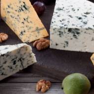 Porady kulinarne: Jak dojrzewa ser pleśniowy i jaki powinien mieć kolor?