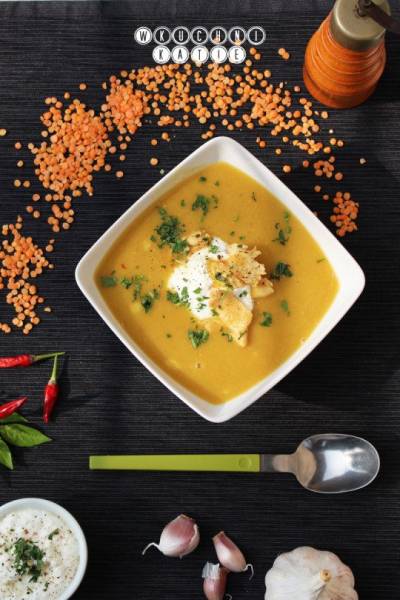 Zupa krem z czerwonej soczewicy z kurczakiem curry