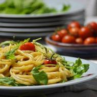 Spaghetti w sosie cebulowym z rukolą w 15 minut