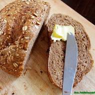 Jak łatwiej rozsmarować twarde masło na kromce chleba.