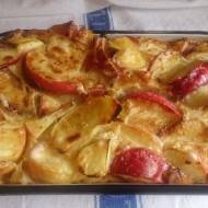 pieczony omlet ze smażonymi jabłkami