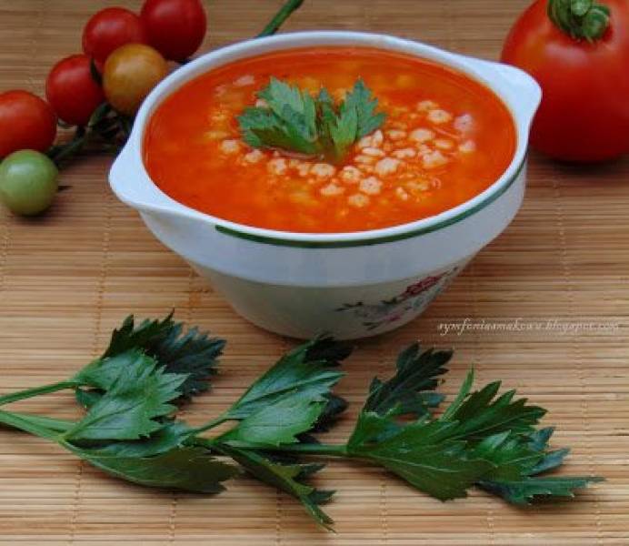Zupa pomidorowa ze świeżych pomidorów.