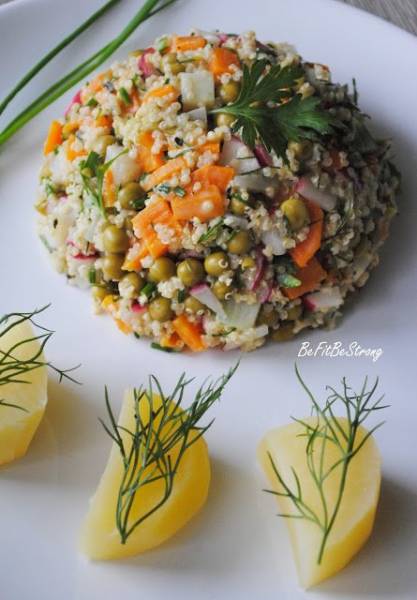 Najlepsza na odporność - sałatka warzywna z ekologiczną komosą ryżową i kalarepą (wegańska)