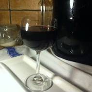 domowe wino z ciemnych winogron