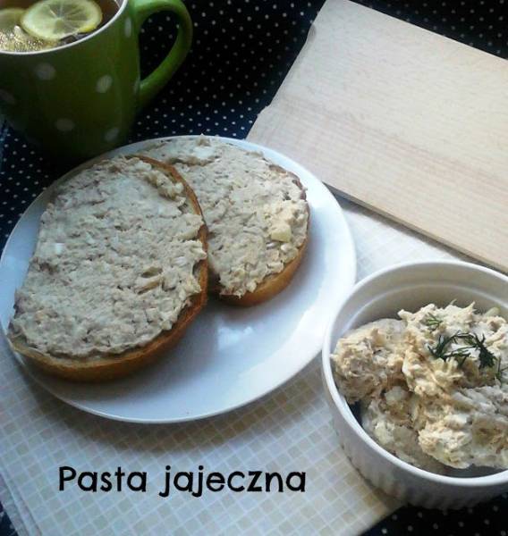 Pasta jajeczna z makrelą