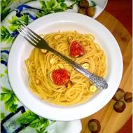Spaghetti z figami i miodowymi orzechami w zdrowym pomarańczowo-figowym sosie. Danie w 10 minut.