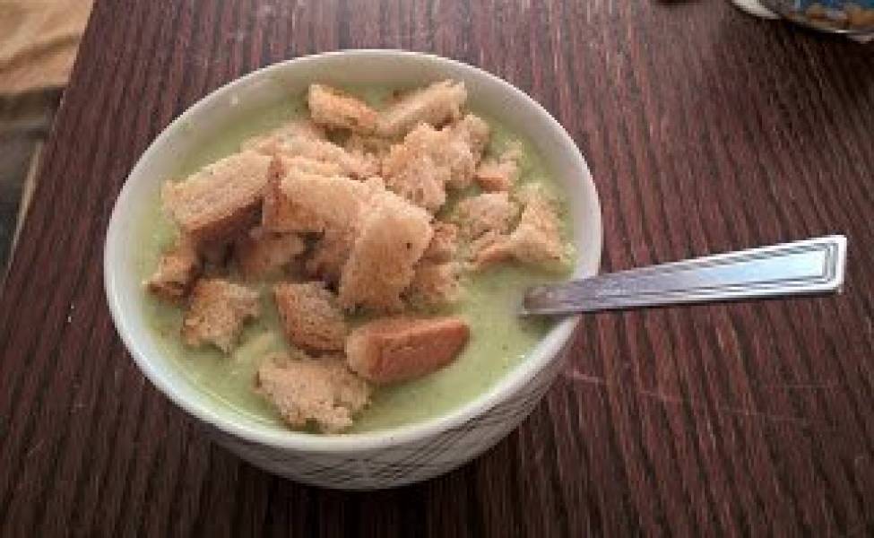 Zupa krem brokułowa z serem topionym