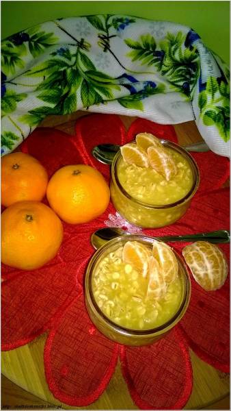 Ananasowy kisiel owsiano-jęczmienny z mandarynkami