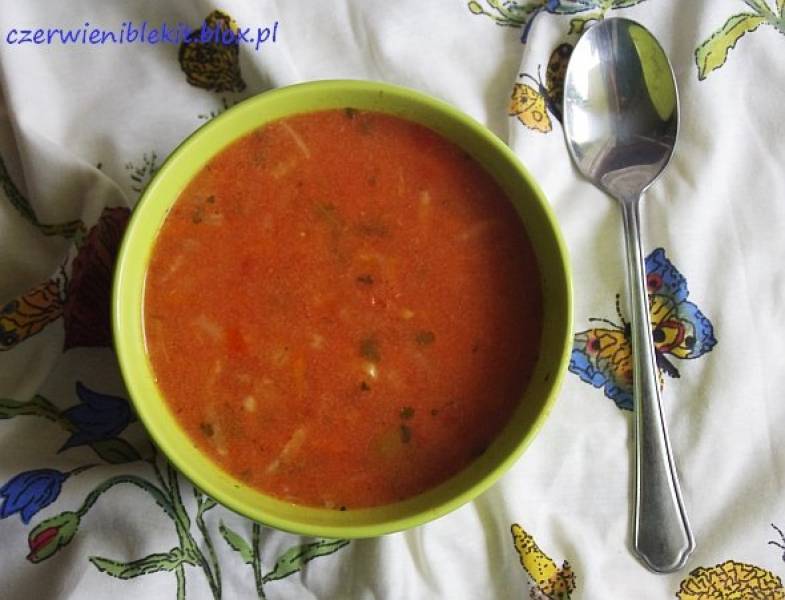 Zupa pomidorowa z pęczakiem