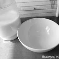 Jak zrobić domowe mleko migdałowe