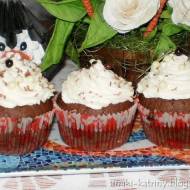 czekoladowe muffinki z bitą śmietaną, nadziewane muffinki :-)