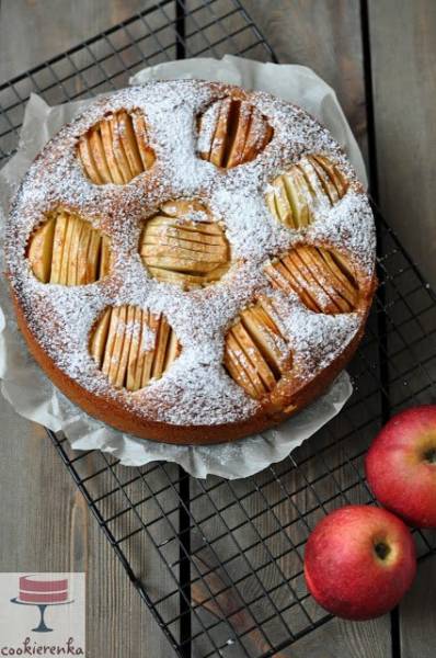 Ciasto marcepanowo-jabłkowe